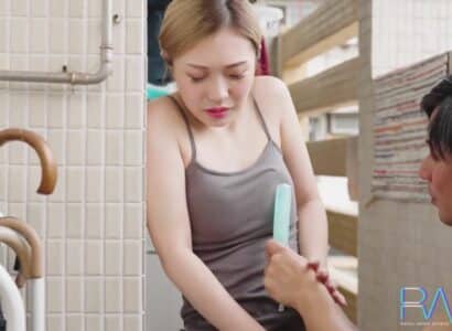 Cha chồng cuồng nhiệt bí mật làm tình với con dâu để giúp cô mang thai